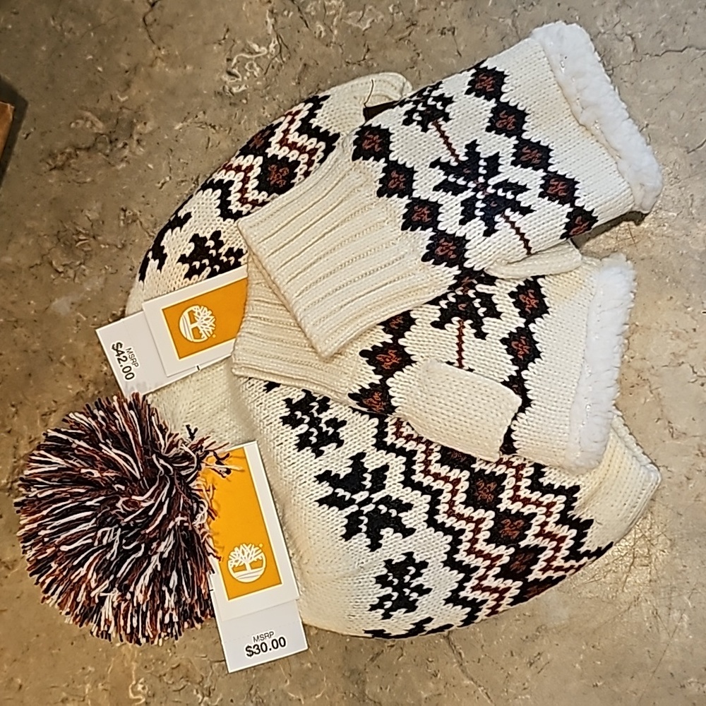 Timberland Pom Beanie Hat And matching Fingerless Gloves - Picture 7 of 10